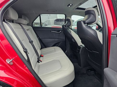 Used 2024 Kia Niro EX Touring image 13