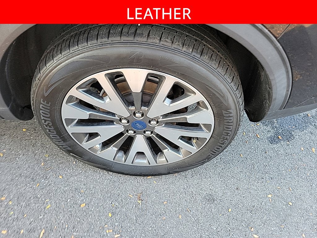 Used 2020 Ford Escape Titanium FWD image 5