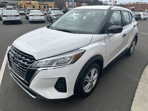 Used 2024 Nissan Kicks S image 4