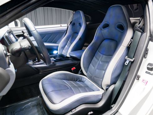 Used 2020 Nissan GT-R Premium AWD/4WD image 53