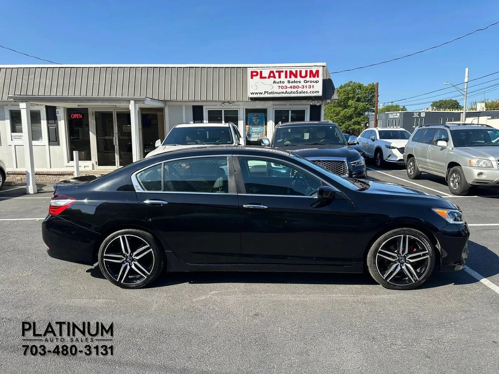 Used 2017 Honda Accord Sport image 2