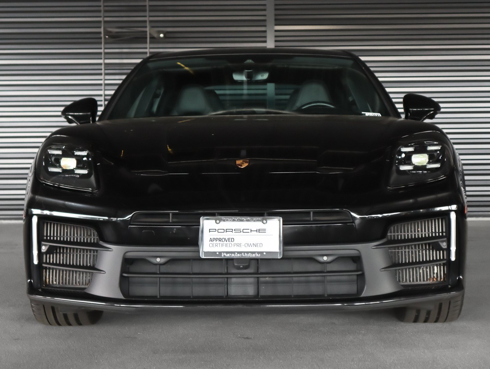 Used 2025 Porsche Panamera RWD image 8