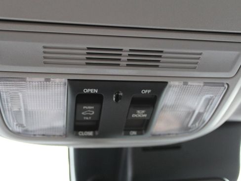 Used 2021 Honda Pilot Special Edition image 26