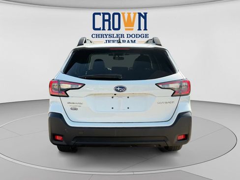 Used 2023 Subaru Outback Premium AWD/4WD image 4