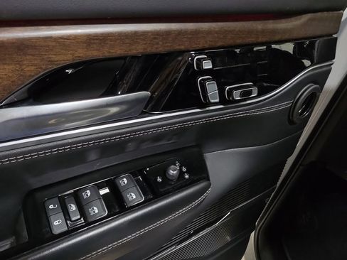 Certified 2023 Jeep Grand Wagoneer L Series II AWD/4WD image 14
