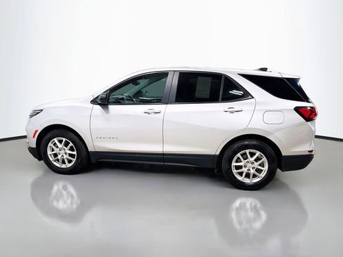 Used 2022 Chevrolet Equinox LS w/ LS Convenience Package FWD image 10