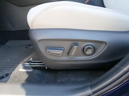 Used 2025 Toyota RAV4 Limited image 16