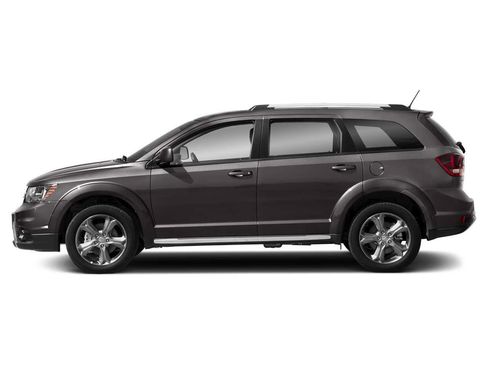 Used 2019 Dodge Journey Crossroad FWD image 3