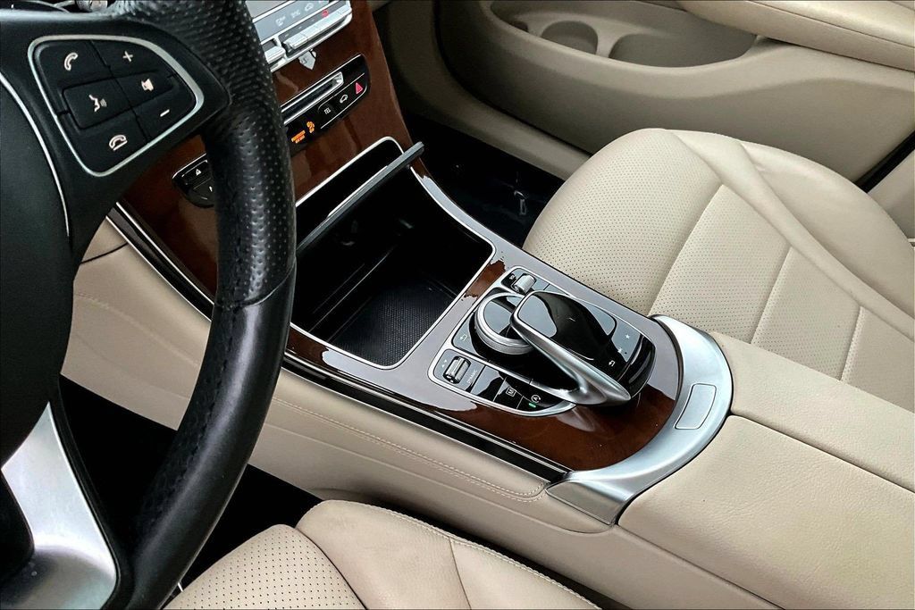 Used 2018 Mercedes-Benz GLC 300 4MATIC image 19