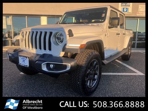Used 2020 Jeep Gladiator Overland image 1