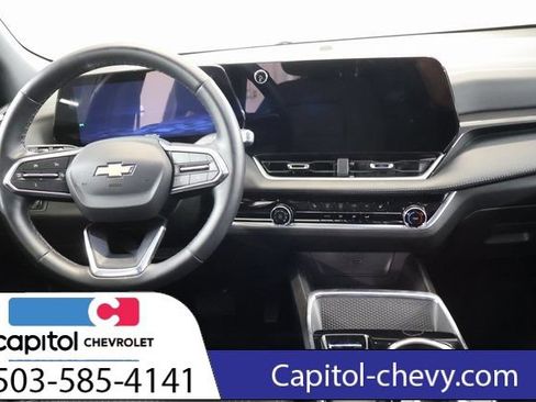 Used 2025 Chevrolet Equinox LT AWD/4WD image 14