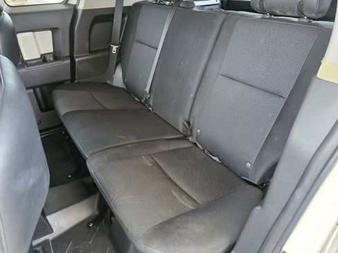 Used 2013 Toyota FJ Cruiser 4WD w/ Upgrade Pkg image 27