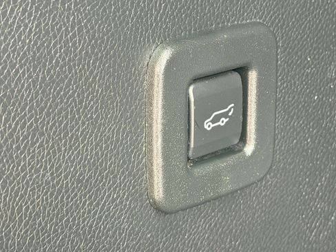 Used 2015 Lincoln Navigator 4WD image 9