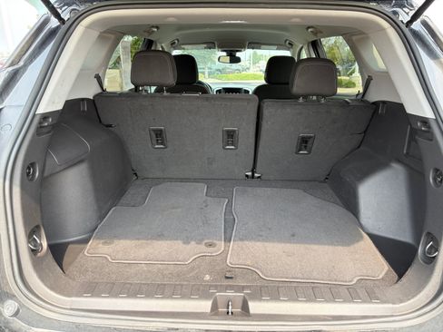 Used 2024 GMC Terrain SLE FWD image 17