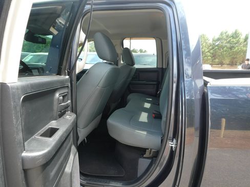 Used 2014 RAM 1500 Express RWD image 26