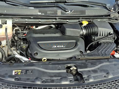 Used 2017 Chrysler Pacifica Touring-L image 33