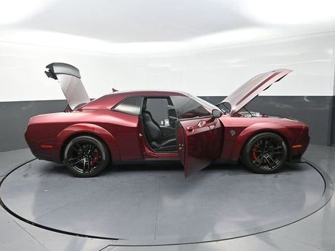 Used 2022 Dodge Challenger SRT Hellcat RWD image 38