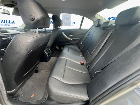 Used 2018 BMW 320i Sedan RWD image 10
