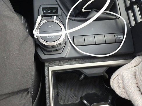 Used 2025 Toyota Tacoma TRD Sport image 11