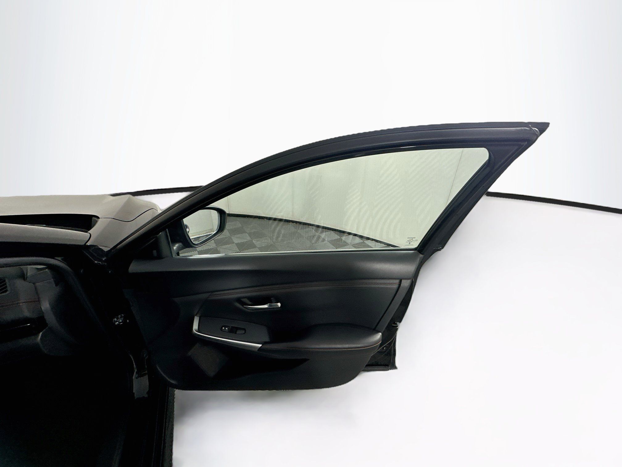 Used 2025 Nissan Sentra SR FWD image 30