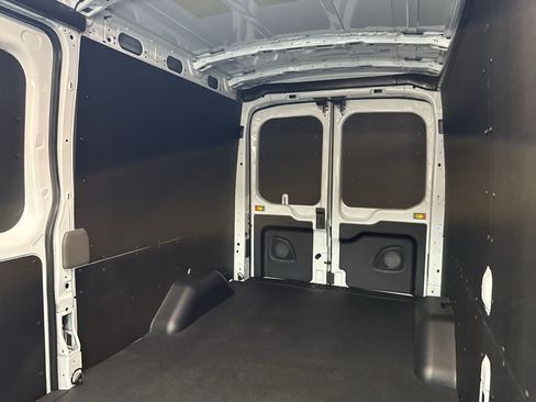 New 2027 Ford Transit 250 148 Medium Roof w/ Load Area Protection Package RWD image 37