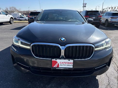 Used 2021 BMW 530i xDrive w/ Premium Package image 8