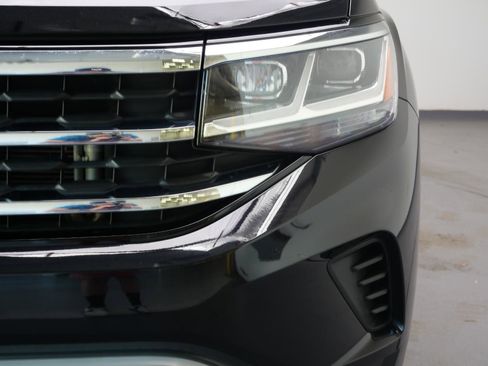 Used 2020 Volkswagen Atlas Cross Sport SEL Premium AWD/4WD image 3