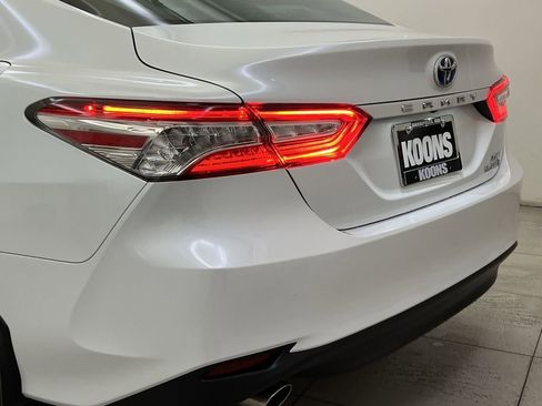 Used 2020 Toyota Camry XLE image 27