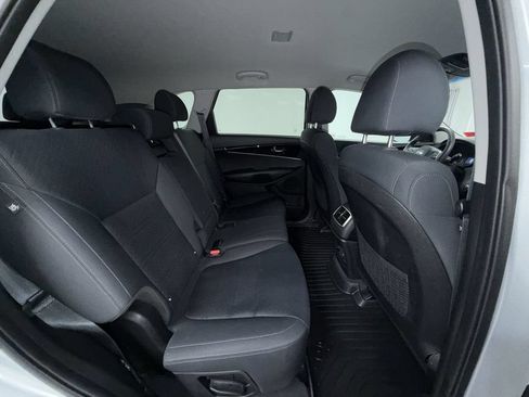 Used 2019 Kia Sorento AWD V6 image 10