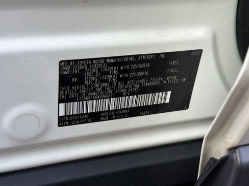 Used 2022 Toyota RAV4 XLE Premium AWD/4WD image 23