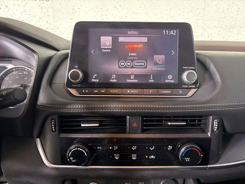 Used 2021 Nissan Rogue S image 13