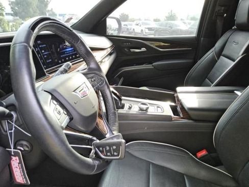 Used 2023 Cadillac Escalade Premium Luxury image 7