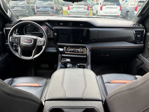 Used 2025 GMC Sierra 1500 AT4 w/ Technology Package AWD/4WD image 13