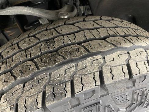 Used 2023 Chevrolet Silverado 1500 LT image 8