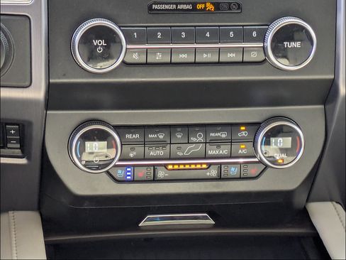 Used 2020 Ford Expedition Platinum RWD image 28