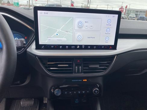 Used 2023 Ford Escape Platinum w/ Premium Technology Package image 9