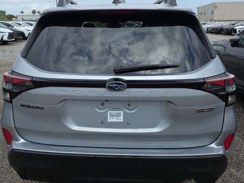 Used 2025 Subaru Forester Premium image 18