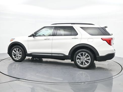 Used 2021 Ford Explorer XLT w/ Equipment Group 202A image 10
