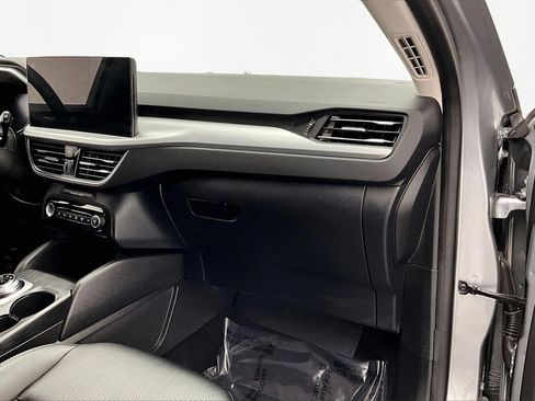 Used 2023 Ford Escape Platinum image 17