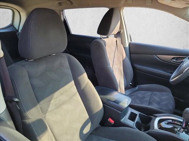 Used 2015 Nissan Rogue S FWD image 12