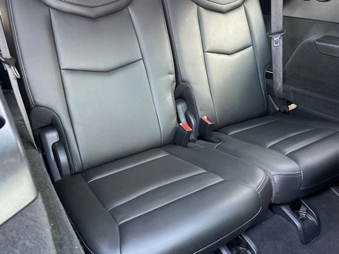 Used 2023 Cadillac XT6 Premium Luxury image 17