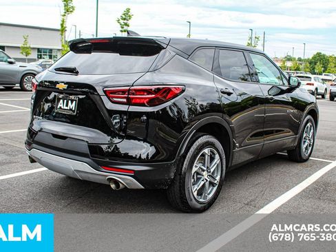 Used 2025 Chevrolet Blazer LT FWD image 6