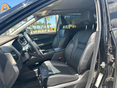 Used 2022 Nissan Rogue Platinum w/ Head-Up Display Package FWD image 12