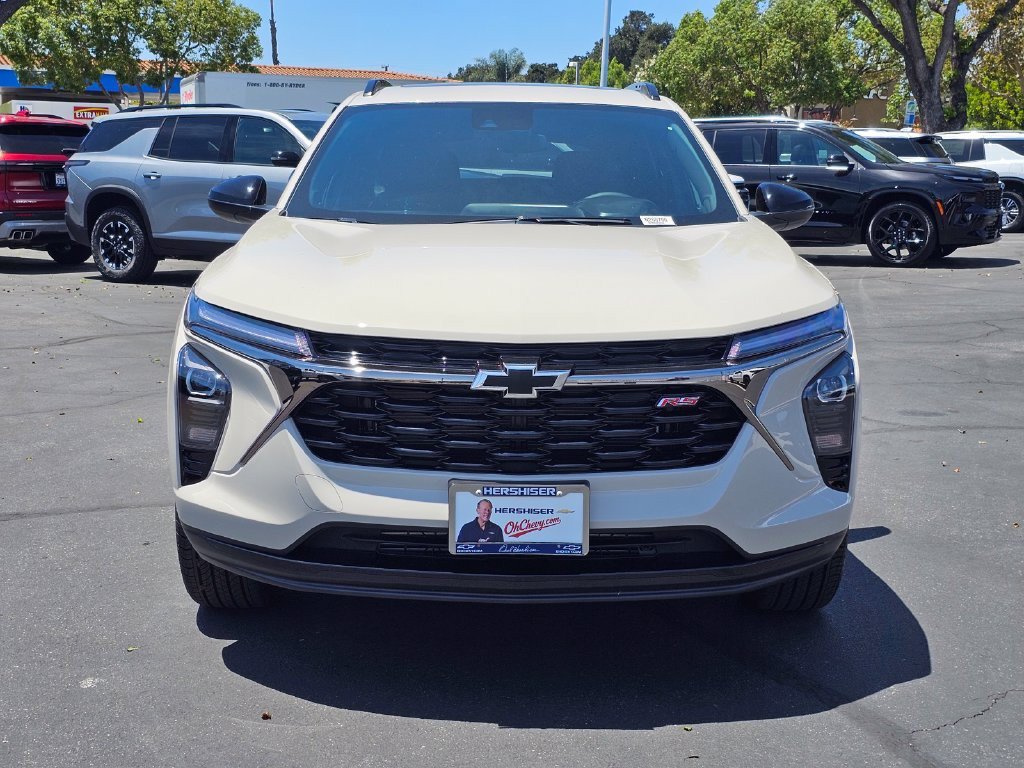 New 2026 Chevrolet Trax RS w/ Sunroof Package FWD image 3