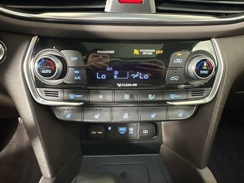 Used 2020 Hyundai Santa Fe Limited AWD/4WD image 22