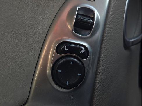 Used 2003 Jeep Liberty Limited image 16