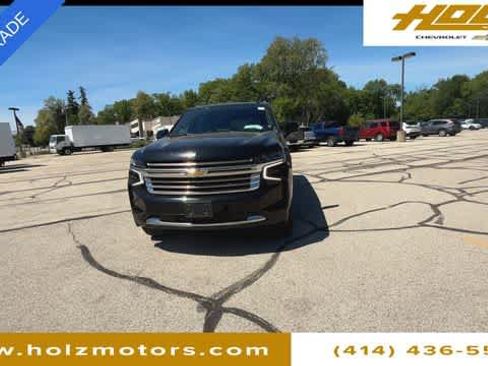 Certified 2022 Chevrolet Suburban High Country w/ Premium Package AWD/4WD image 3
