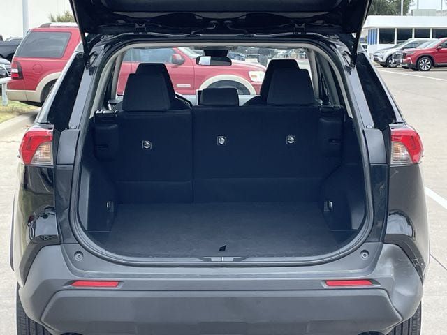 Used 2025 Toyota RAV4 LE AWD/4WD image 27