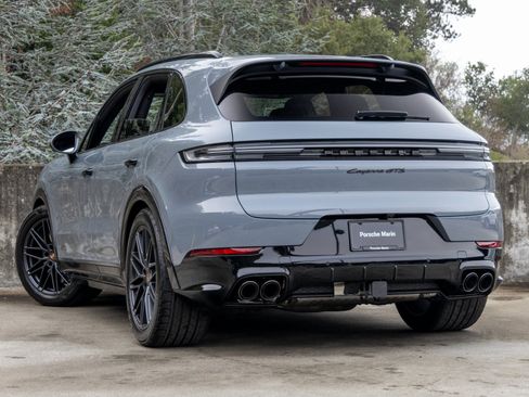 New 2026 Porsche Cayenne GTS image 3
