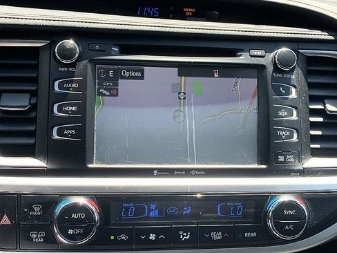Certified 2018 Toyota Highlander XLE AWD/4WD image 16